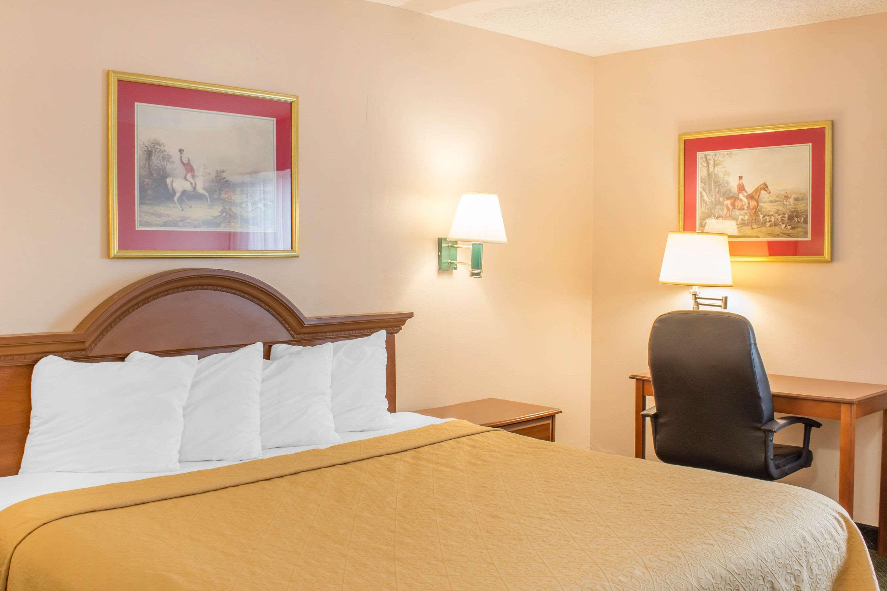 Econo Lodge Raleigh Eksteriør billede