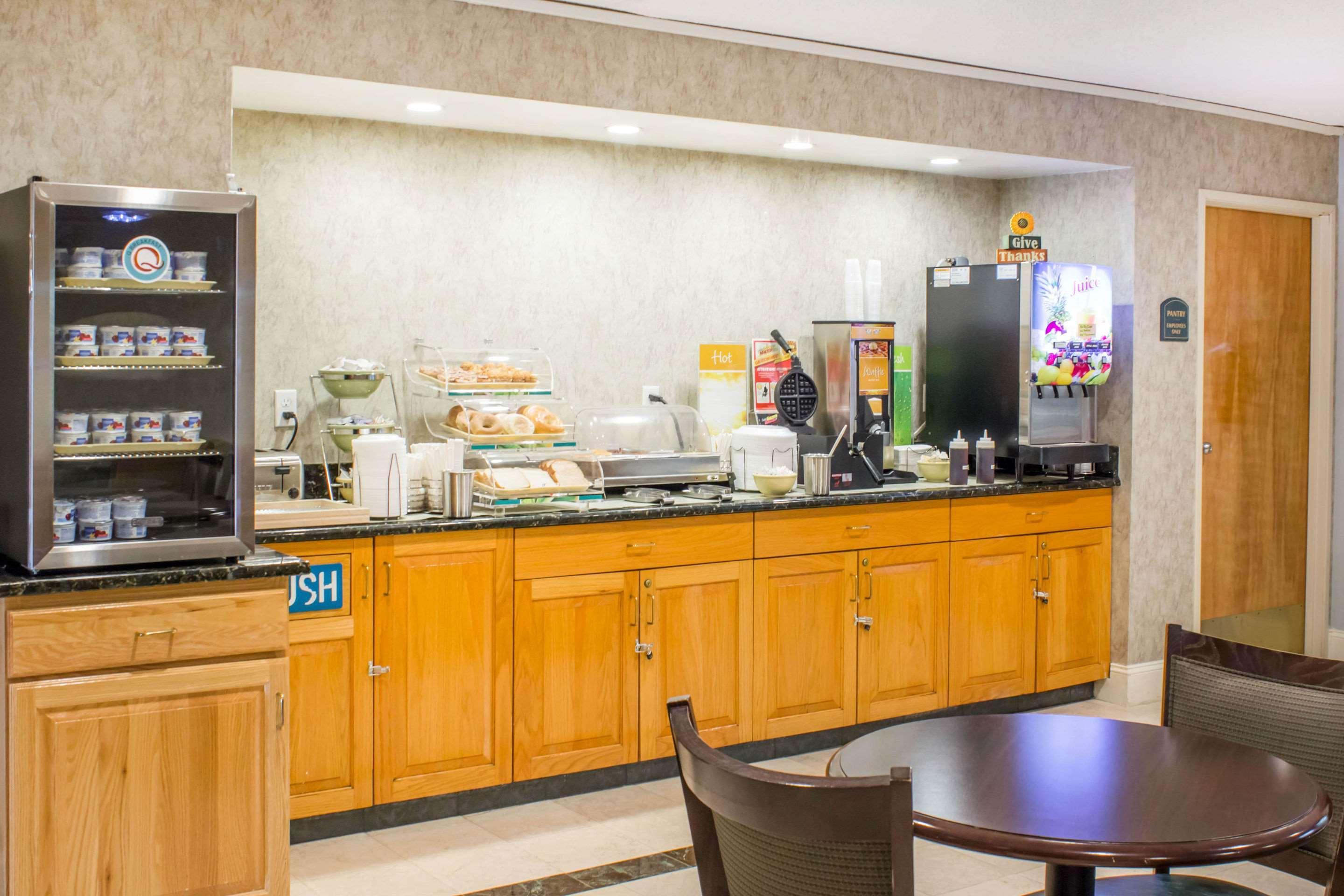 Econo Lodge Raleigh Eksteriør billede