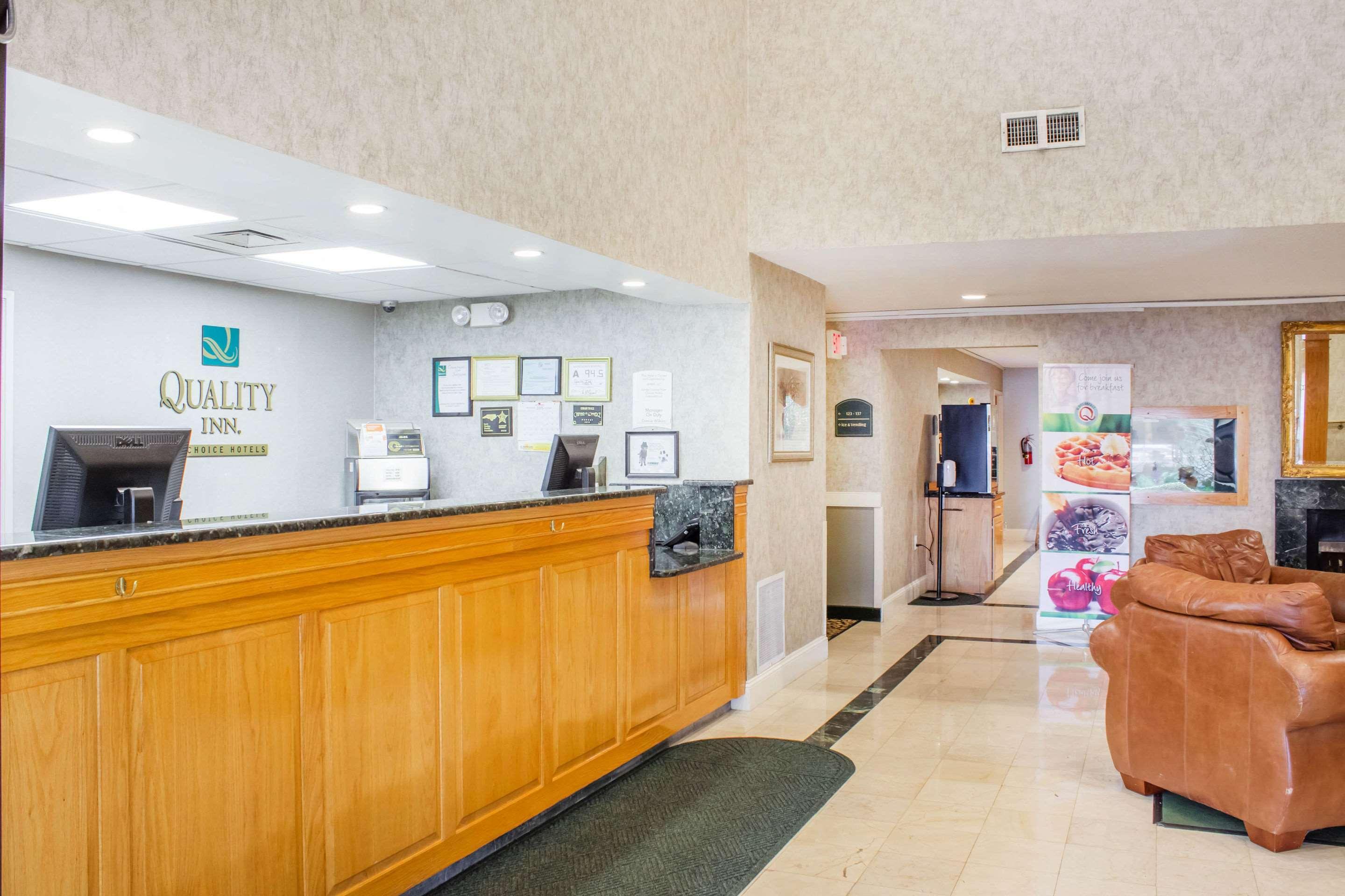 Econo Lodge Raleigh Eksteriør billede